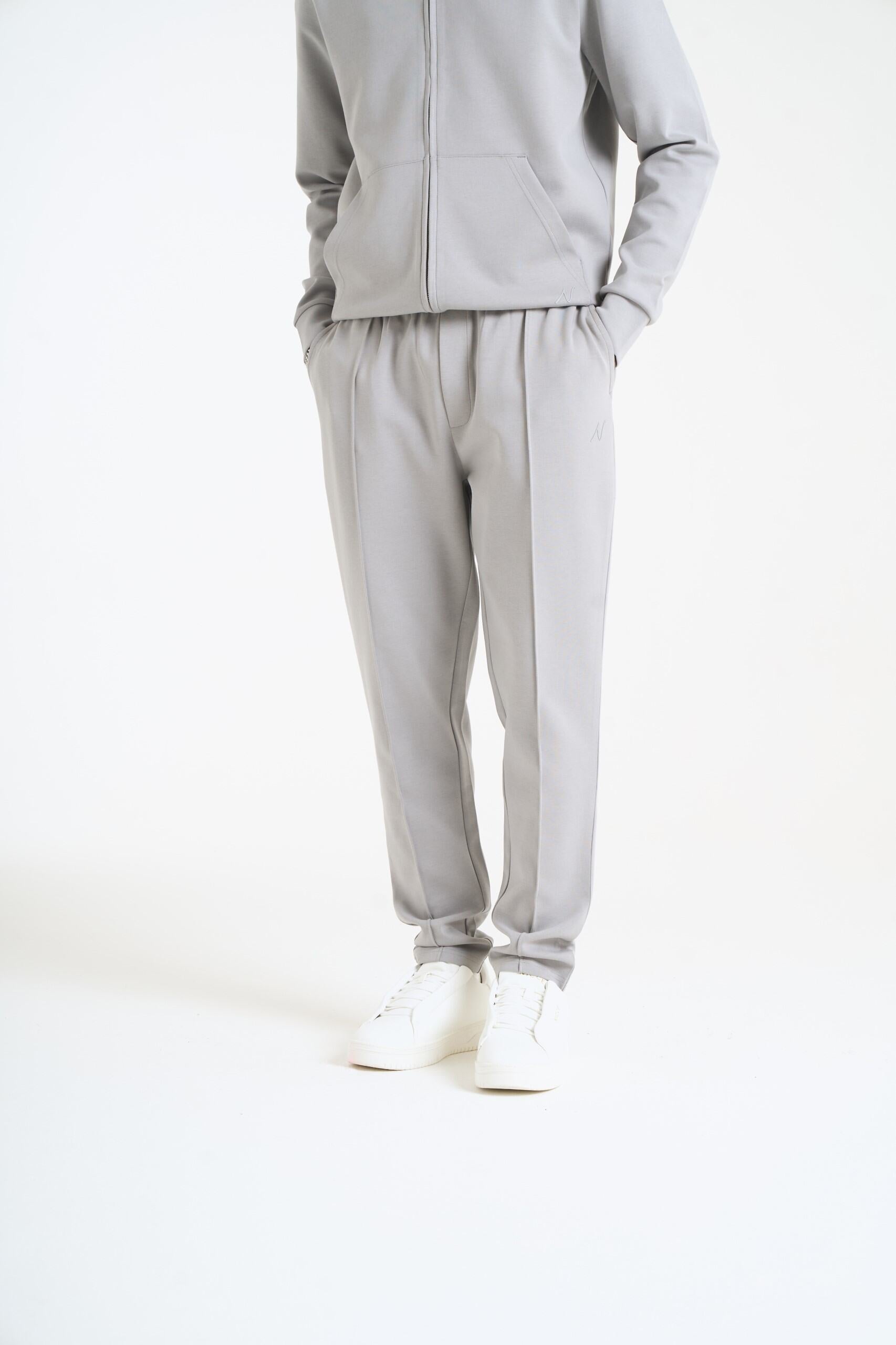 Luxe Piping Jogger Circular